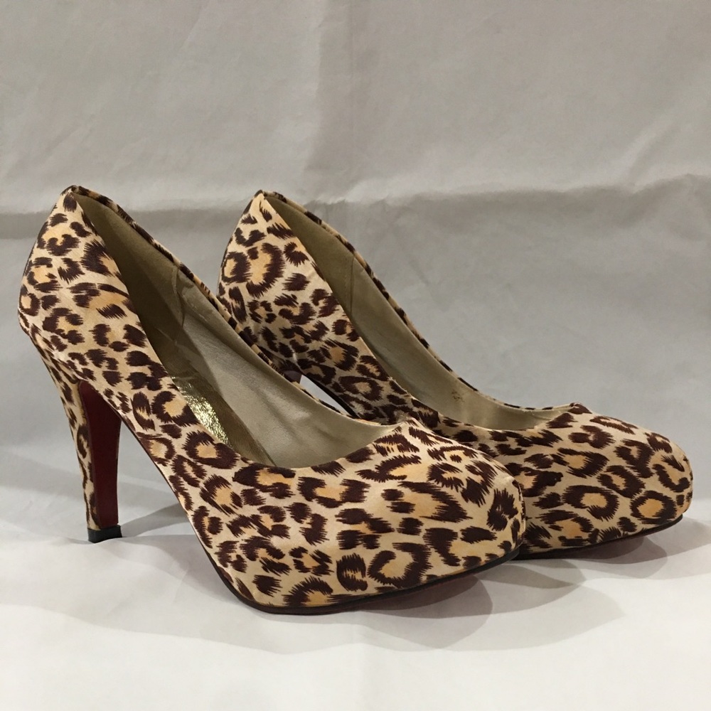 Vero cucio Leopard heels BinA a104 104a